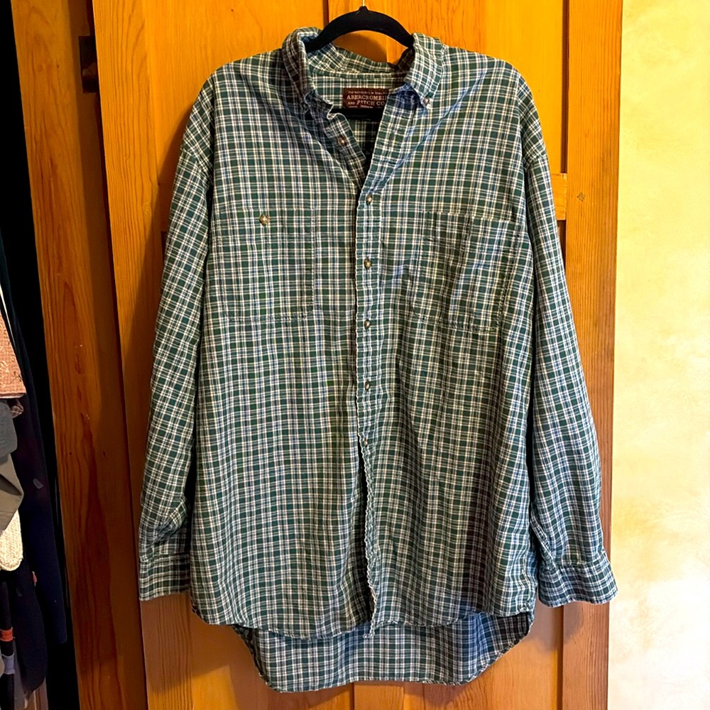 Look sharp in comfort! Oxford button up plaid shirt